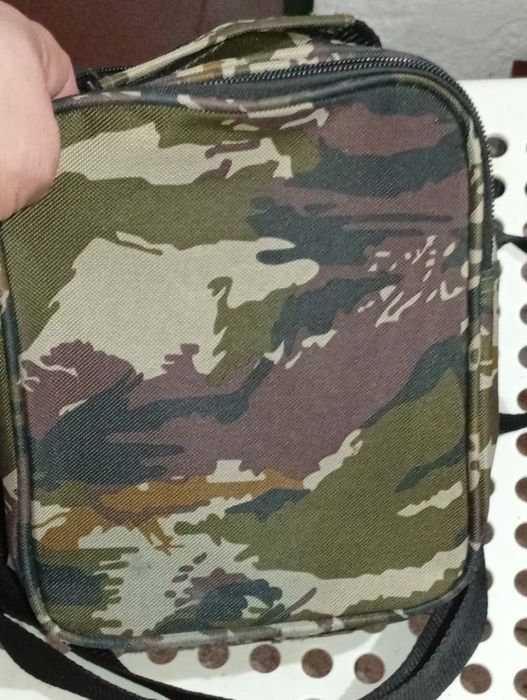 Bolsa com várias aberturas toda nova