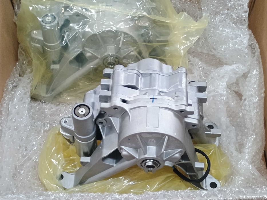 Pompa oleju Jaguar XE , Land Rover  2.0 D,  204DTD , 204DTA , LR087668