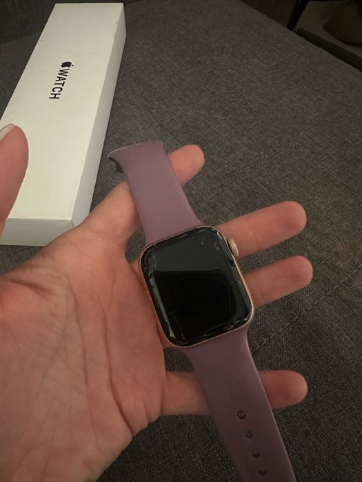 Apple watch SE 40 mm б/у