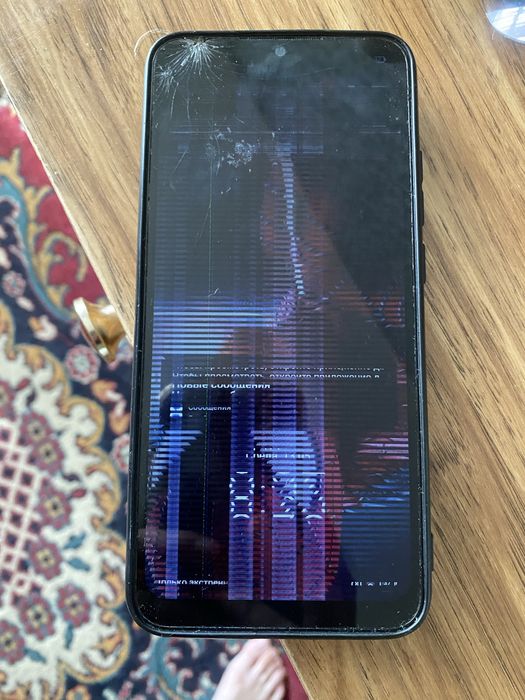 Продам смартфон Redmi 9 a бит экран