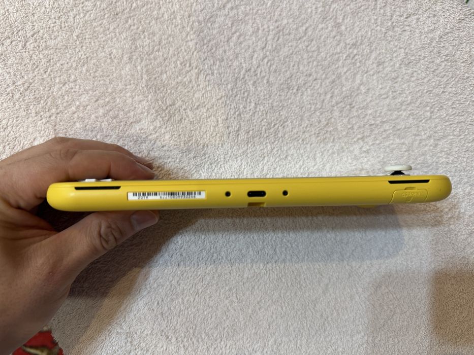 Nintendo Switch Lite Yellow