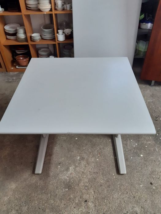 Secretárias em metal