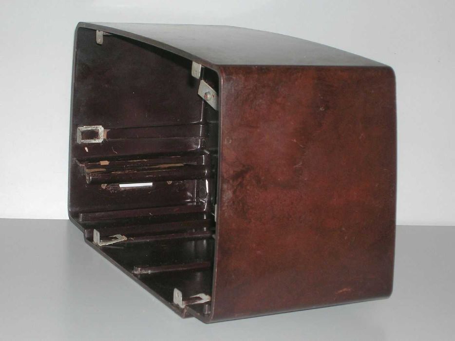 Caixa de rádio antigo a válvulas Philips B2LN68U