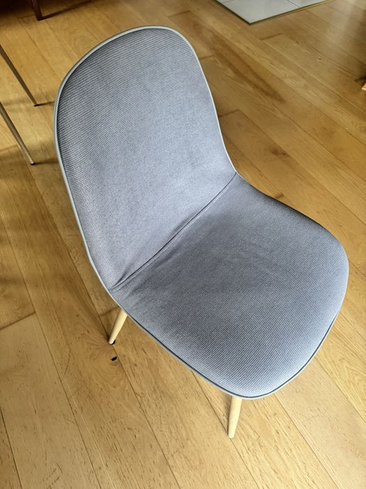 Krzesła tapicerowane szare