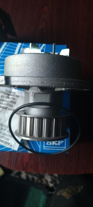 Водяная помпа  SKF VKPS 9002   оригинал на опель, авео дэу,