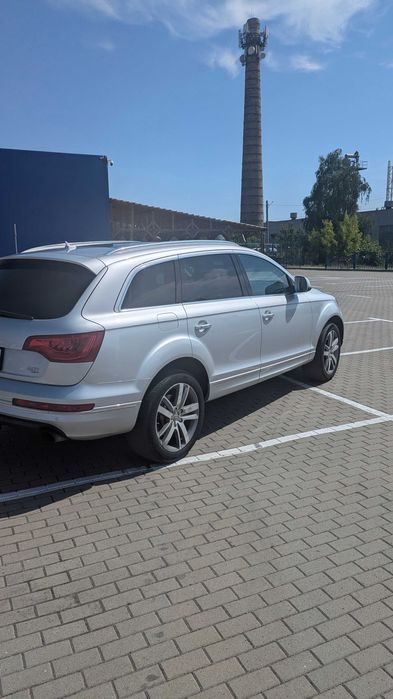 Продам  Audi Q7.