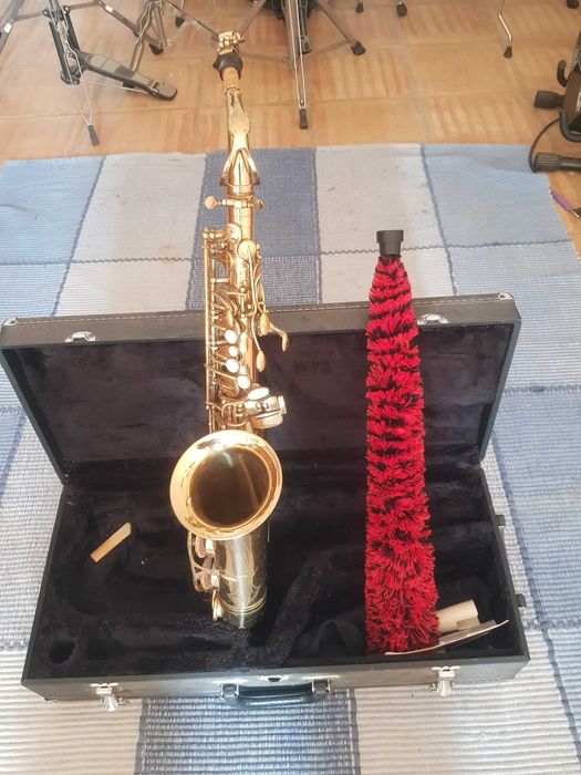 Alto Saxofone - Boston. Excelente Som