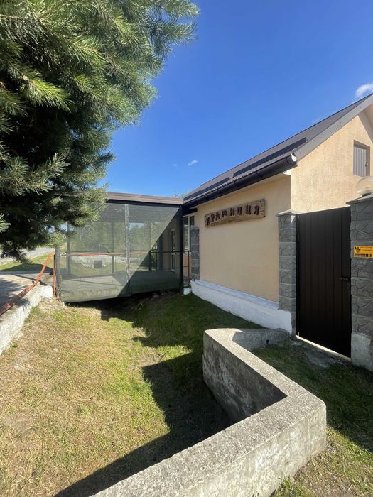 Продаж  окремого будинку+ магазин  в класній локаціі Солонка! Львів