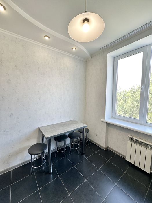 Продаж 3-к квартири в районі площі Маяковського