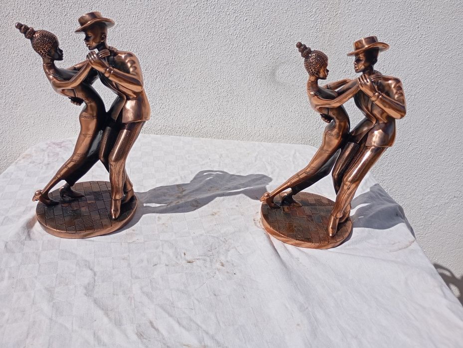 Estatuetas de Bailarinas com 31 cm altura