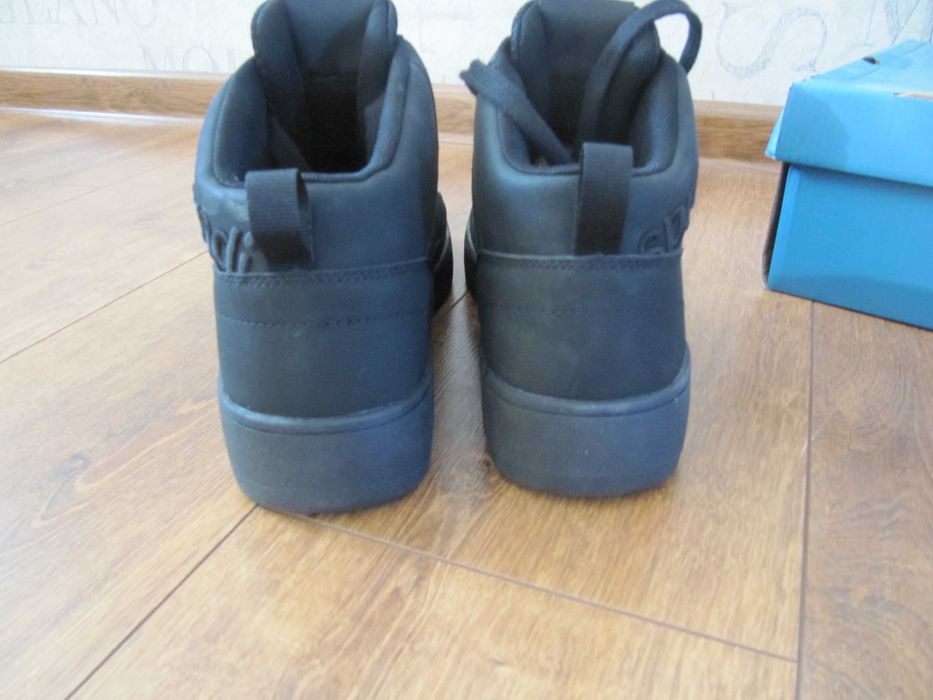 Зимові кросівки, чоловіче взуття, Sprandi  43р 28,5с