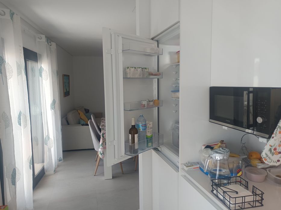 Arrenda se apartamento T1 em Sesimbra