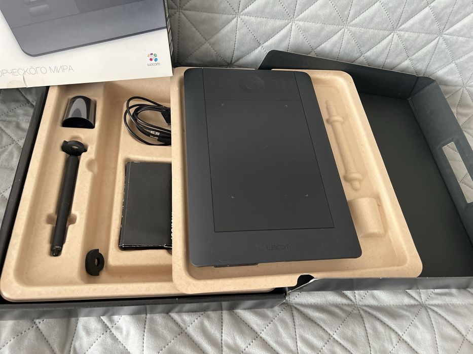 Графічний планшет WACOM INTUOS 5 touch