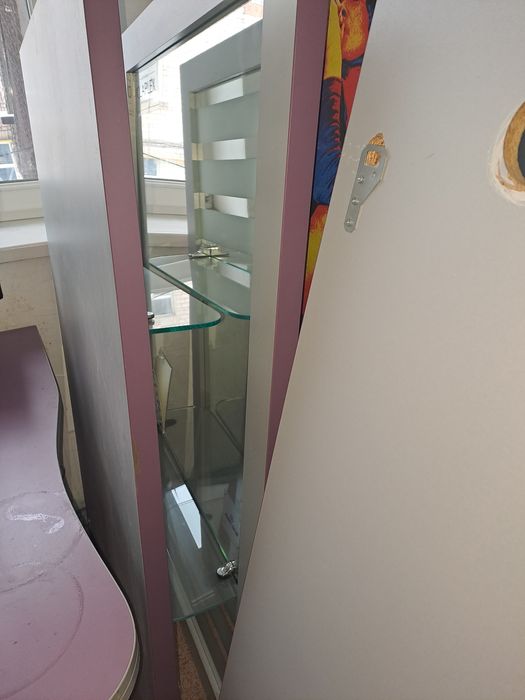 Стіл з витяжкою, зеркала для салонів красоти.