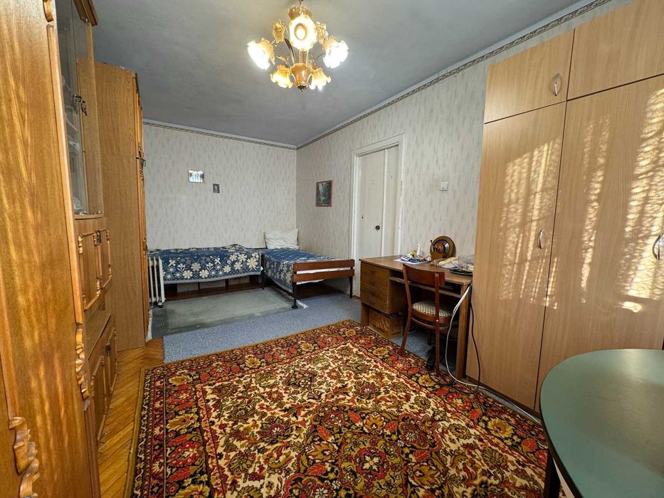 Продаж однокімнатної квартири проспект Космонавтів