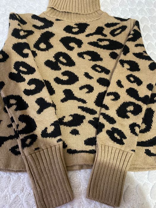 Жіноча тепла кофта в леопардовий принт