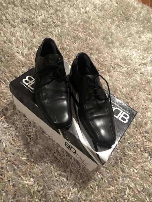 Sapatos pretos homem