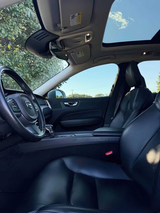 Volvo XC60      2018