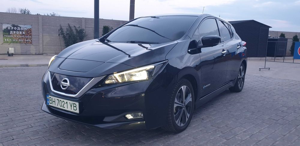 Продам Nissan Leaf