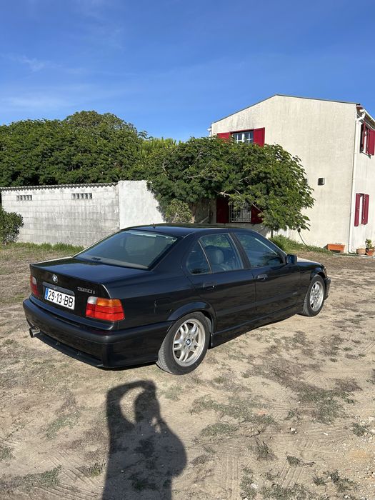 BMW E36 320i Sedan