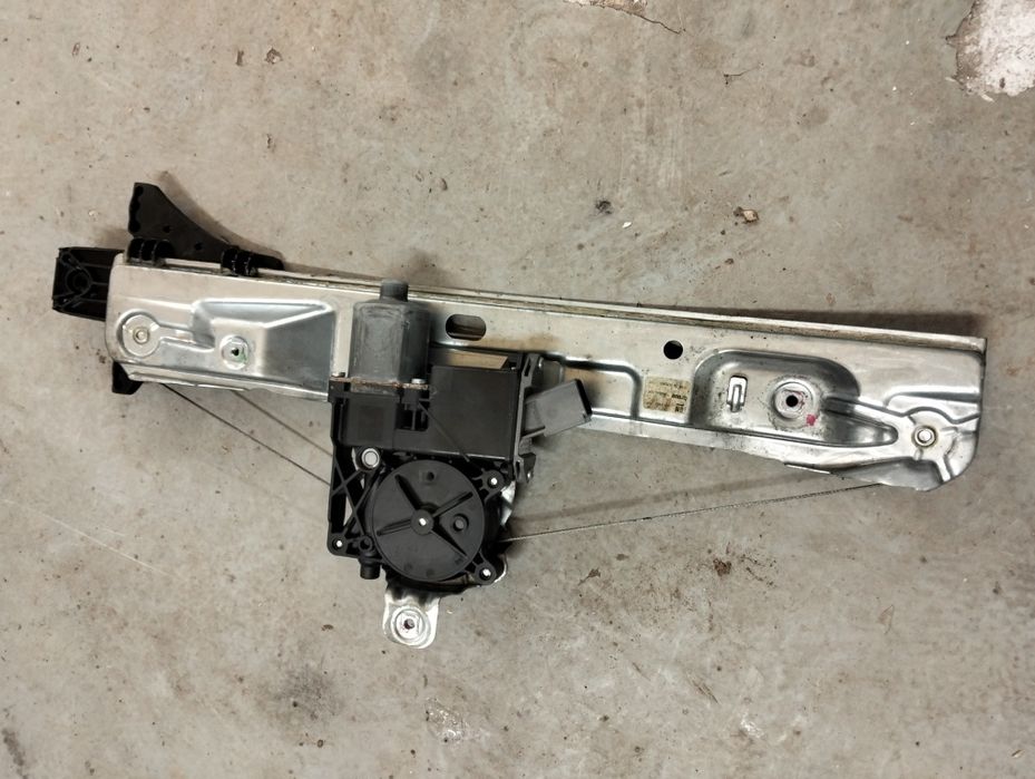 Insignia podnośnik szyby prawy tył