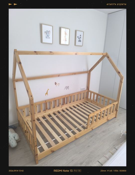 Cama Montessori (casinha)