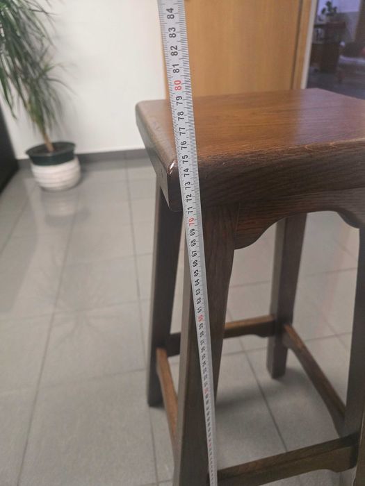 6 Bancos de bar em madeira massisa