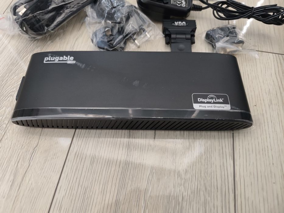 uniwersalna pozioma stacja dokująca Plugable UD-3900H
