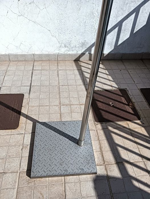 Postelete para tela publicitária exterior