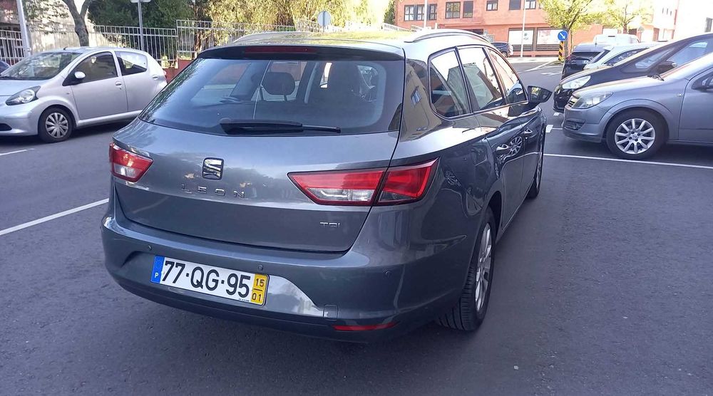 Seat Leon 1.6TDI 105cv AC  2015