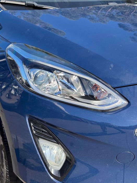 Ótica / farol direita FORD Fiesta VII (HJ, HF)