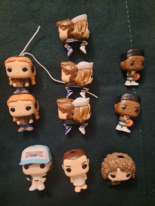 Figurki Kinder joy stranger things.  Zamienię