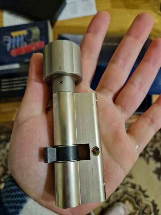 Продам дверний замок