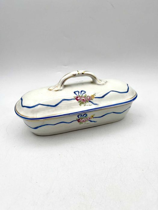 Prato de aperitivos em porcelana da Vista Alegre