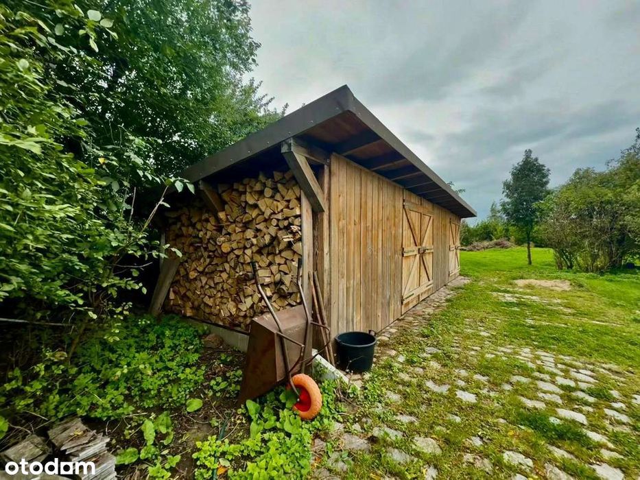 Dom ze stawem, fotowoltaiką i szybkim dojazdem do Gdańska