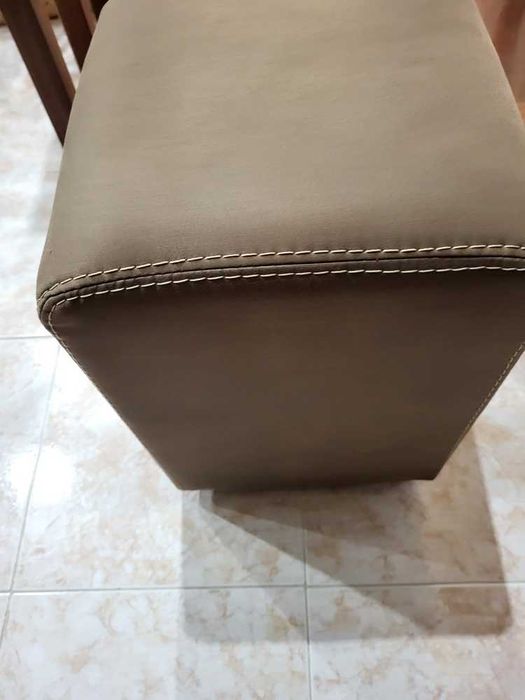 Bancos em Pele Camurça