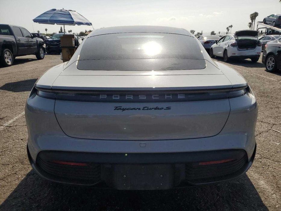 Porsche Taycan Turbo 2021