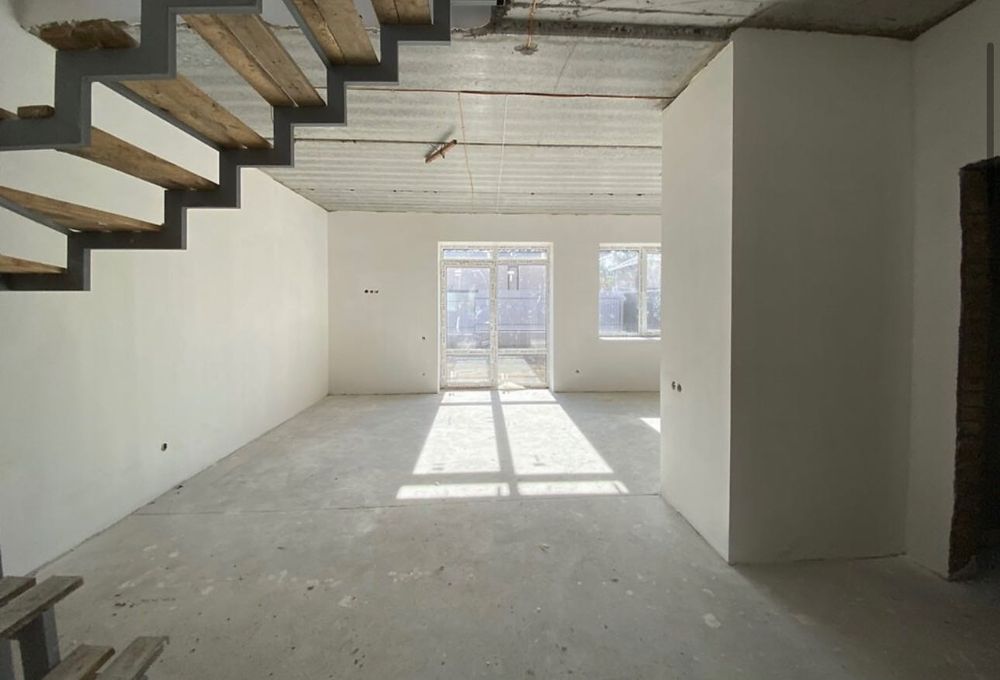 Продам Двох поверховий будинок супер локація