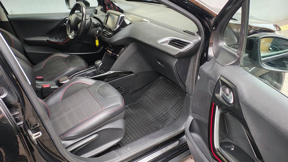 Peugeot 2008 GT-LINE 1,2 THP ,, automat,,