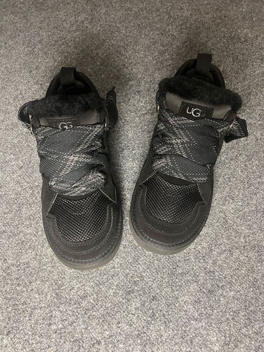 UGG Lowmel black