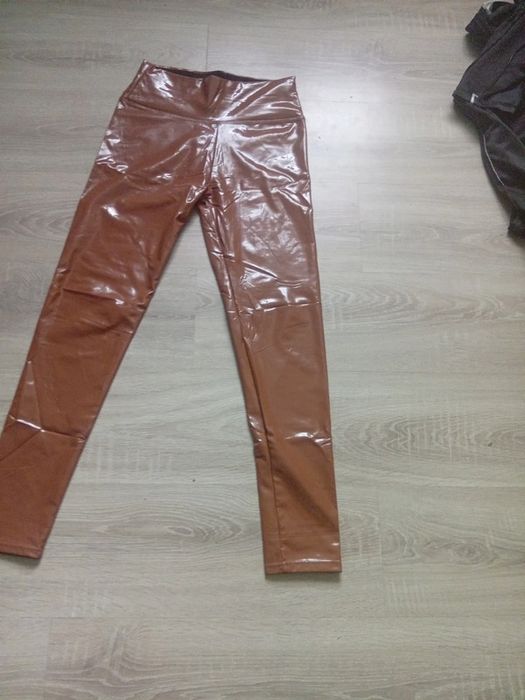 Piękne legginsy latex skóra lateks vinyl