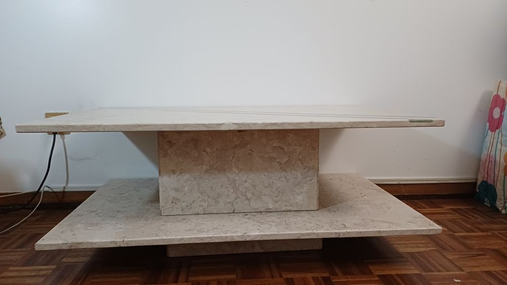 Mesa em pedra mármore
