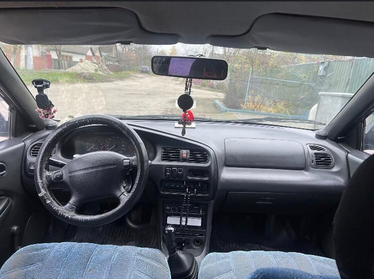 Продам Mazda 323 1995р