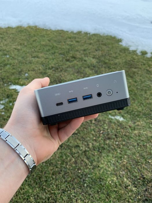 Minisforum U820 Mini PC