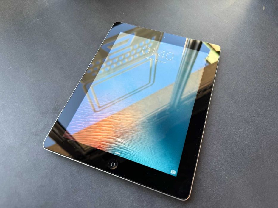 Tablet Apple iPad 2 gen. 16 GB WIFI bat- 90% + GW 3 msc