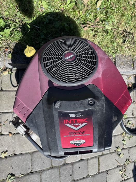 Silnik briggs stration v twin 15,5 hp