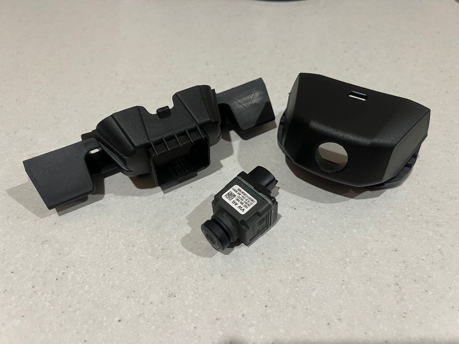 Кронштейн бамперу Porsche Macan, та інші запчастини