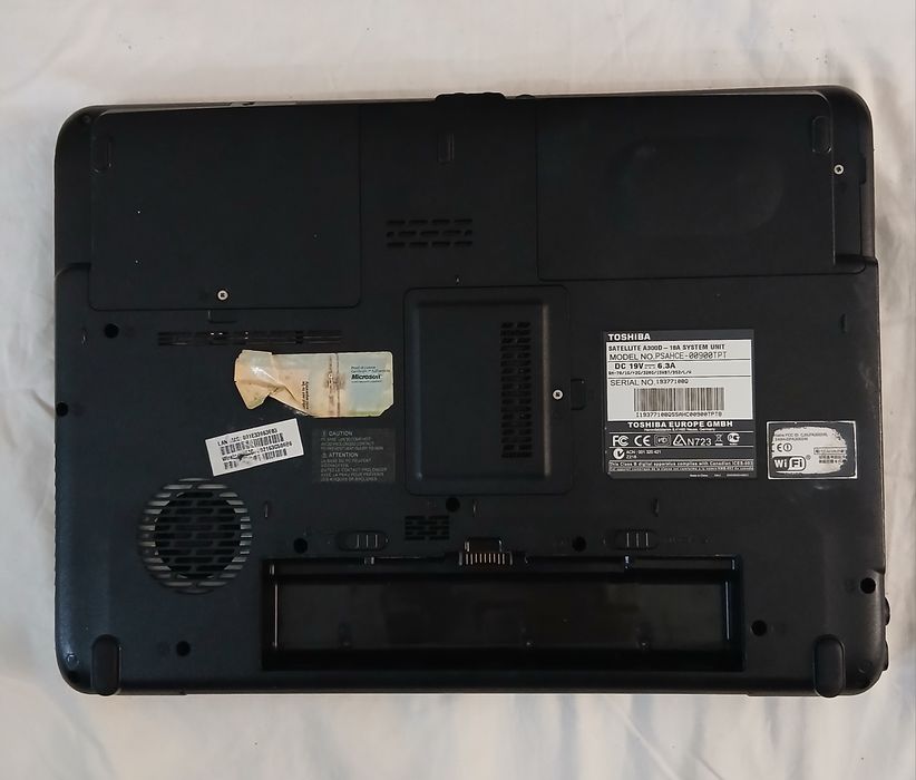 Portatil Toshiba  para Arranjo ou para tirar peças modelo nas fotos