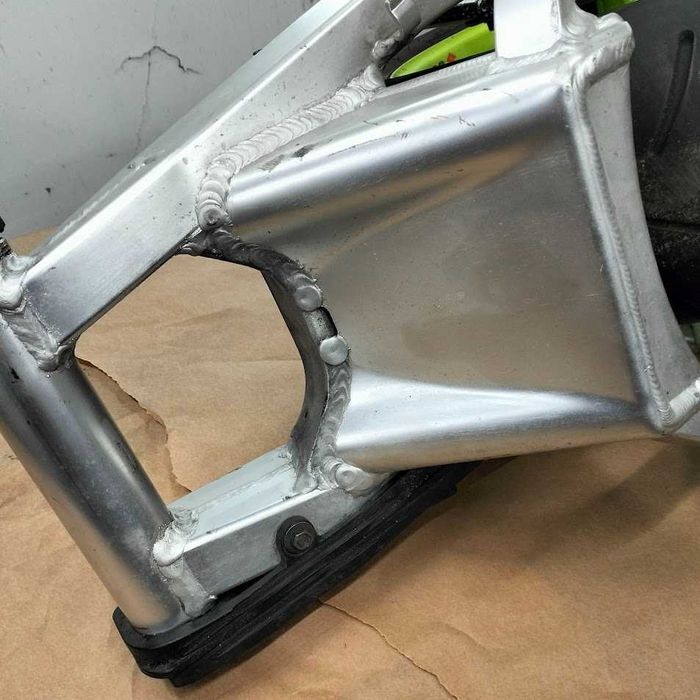 Roda Completa Com Braço Oscilante Suzuki GSXR 750