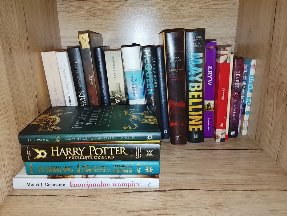 Zestaw książek w bardzo dobrym stanie